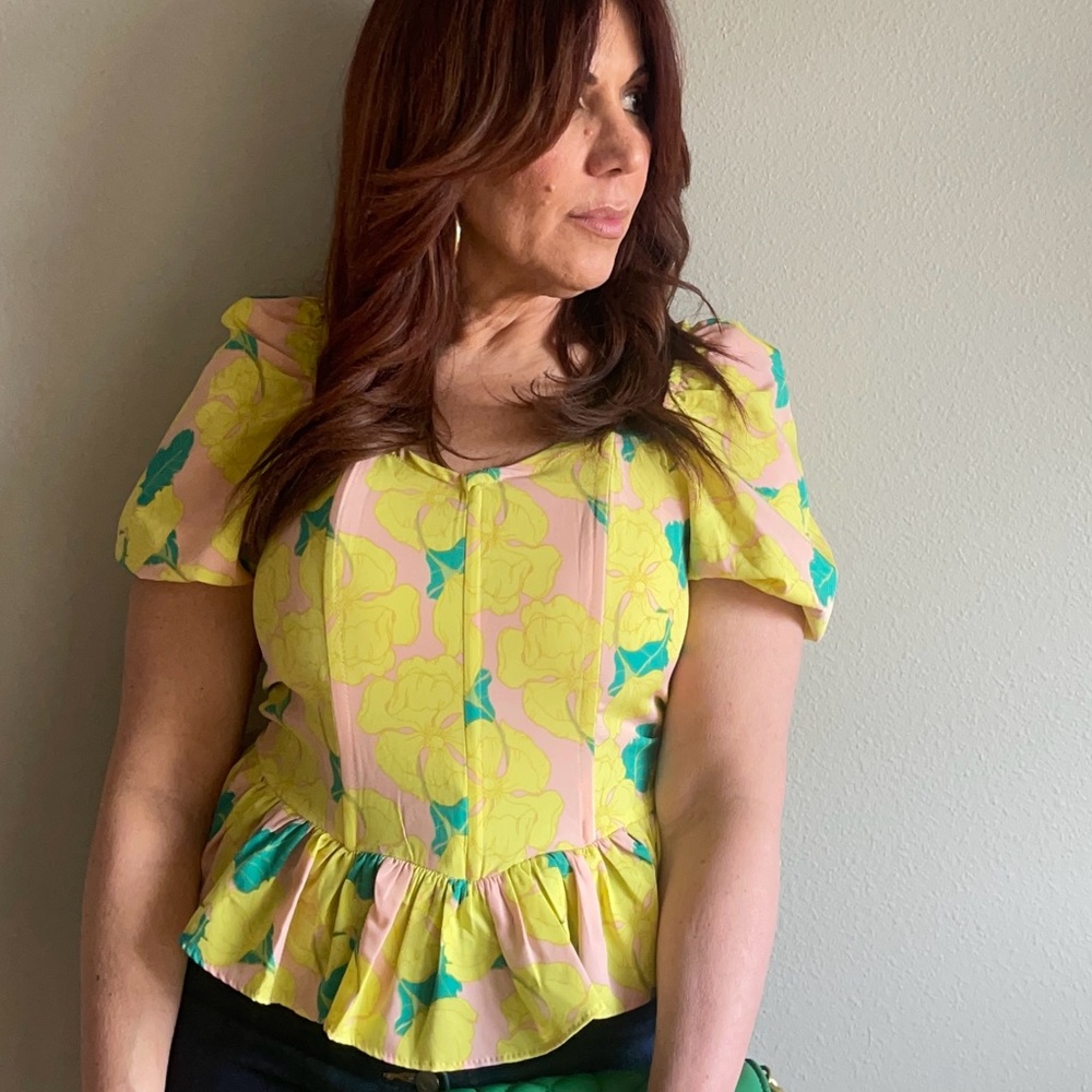 Blouse with bright pretty print